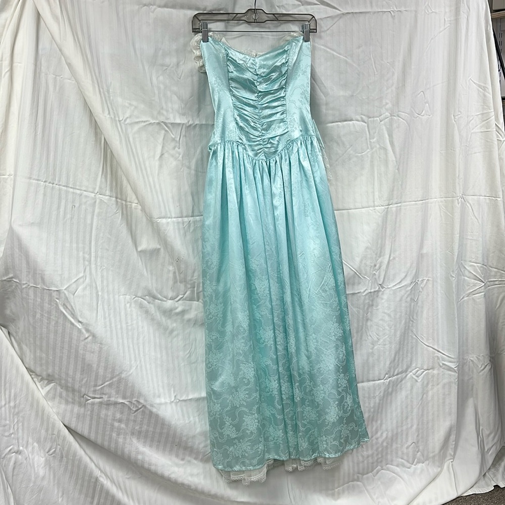 Jessica McClintock Gunne Sax size 3 mint green gown